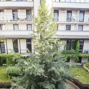 Royal Parkside Apartment