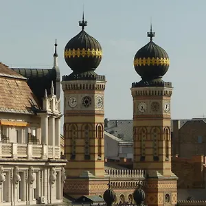 Downtown Oasis , Budapest Magyarország